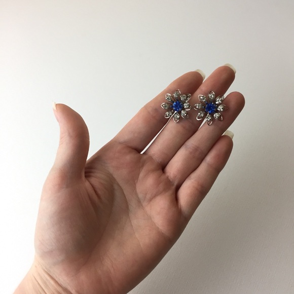 Vintage Bugbee & Niles Silver Rhinestone Earrings - Picture 6 of 8